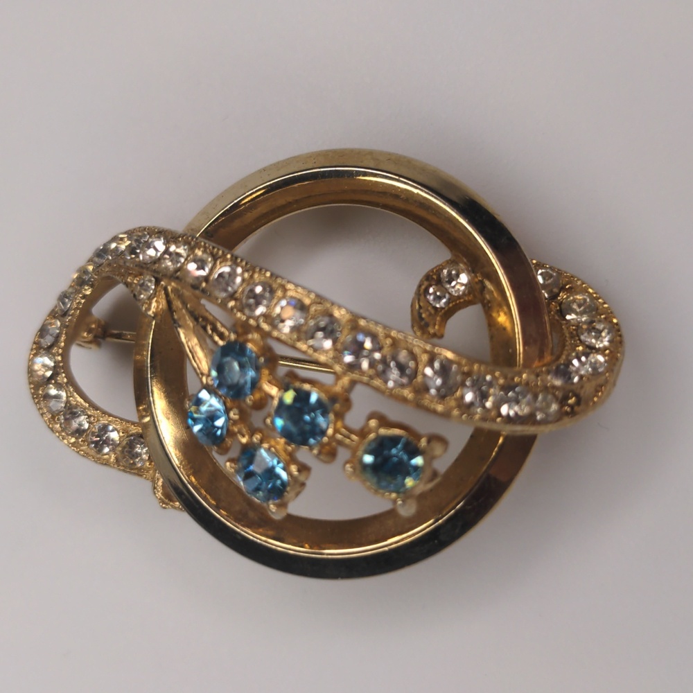 Vintage 60s Blue Rhinestone & Gold Tone Swirl Brooch Elegant Formal Wedding